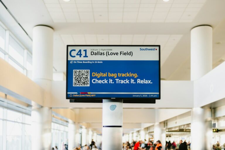 How Smart Luggage Enhances Your Travel Experience Every Time